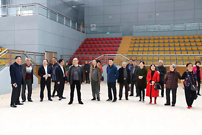 教育局離退休老領(lǐng)導一行來校視察指導工作